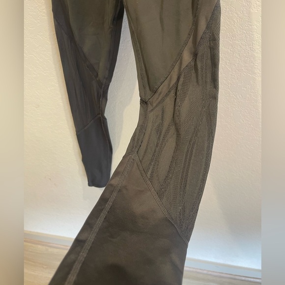 Alo Mesh Yoga Pants Leggings Size Small - Picture 8 of 10